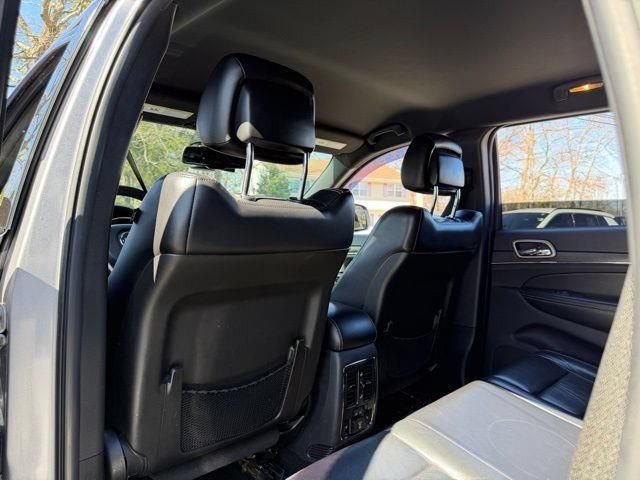 Used 2015 Jeep Grand Cherokee Limited AWD/4WD image 25