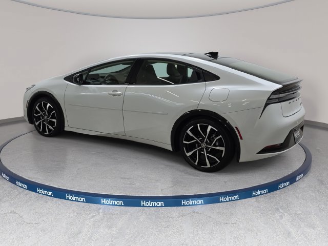 Used 2024 Toyota Prius Prime FWD image 7