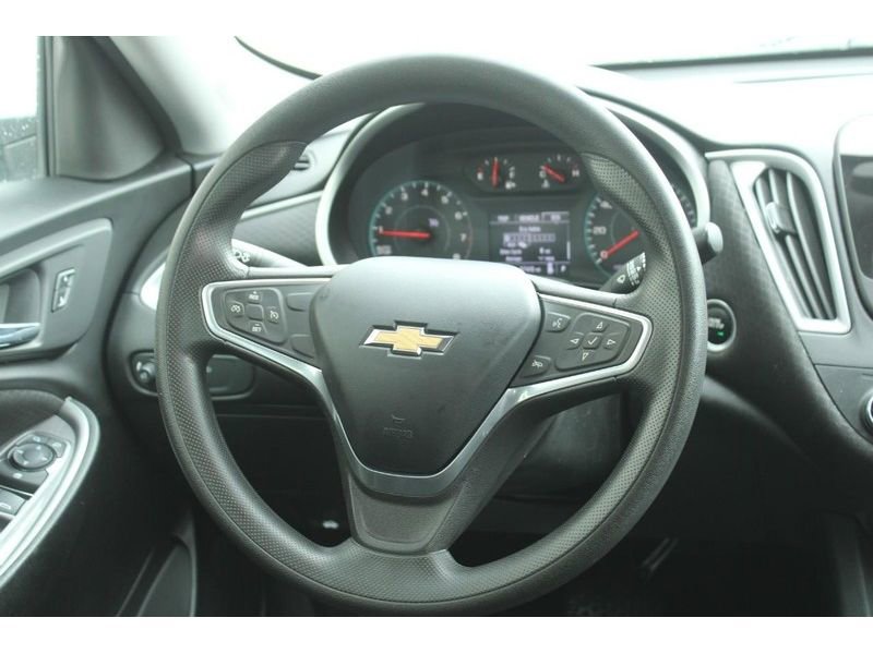 Used 2022 Chevrolet Malibu LT FWD image 16