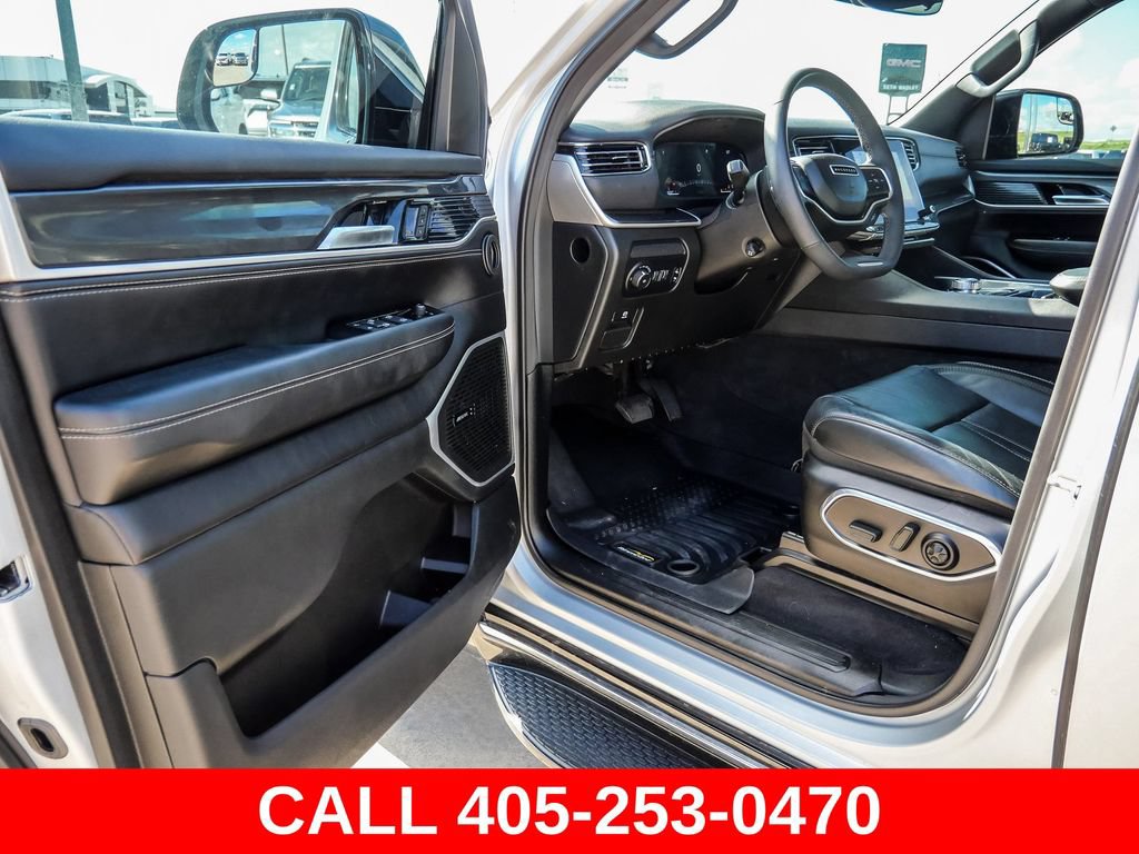 Used 2023 Jeep Wagoneer 4WD w/ Convenience Group I image 34