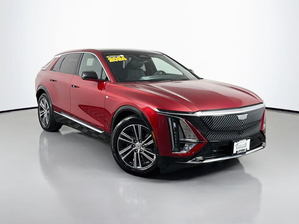 Used 2024 Cadillac Lyriq Luxury AWD/4WD image 3