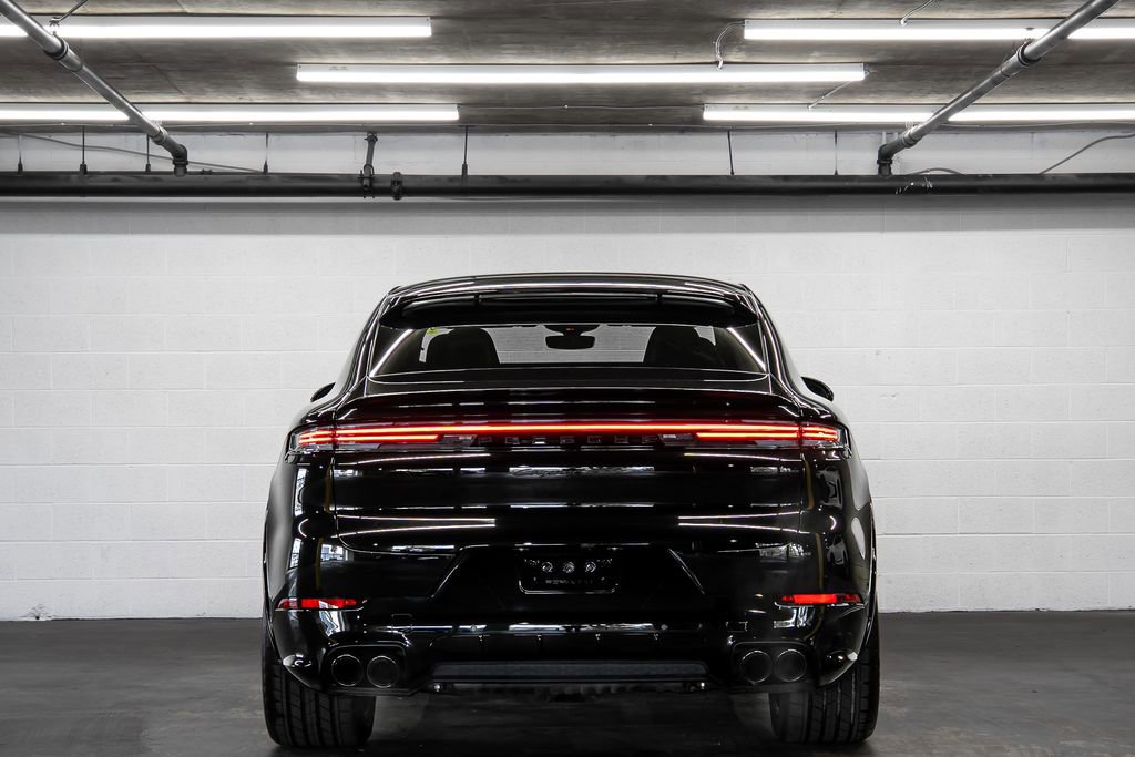 Used 2025 Porsche Cayenne GTS image 4