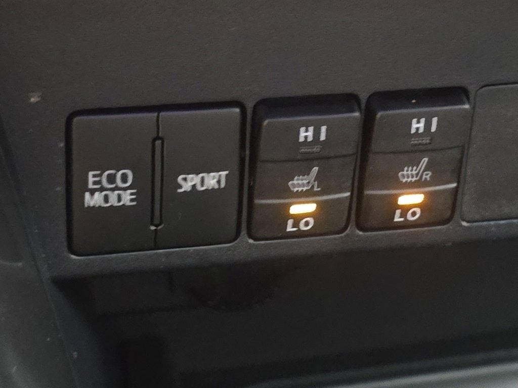 Used 2018 Toyota RAV4 SE w/ Power Extra Value Package image 6