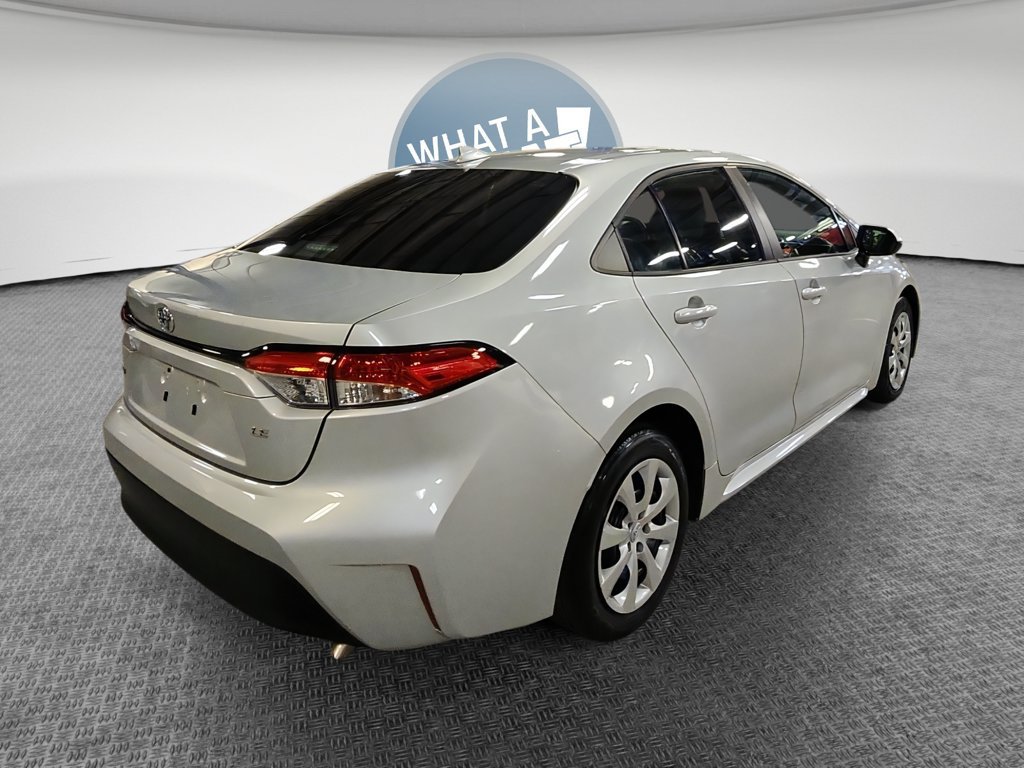 Used 2023 Toyota Corolla LE FWD image 4