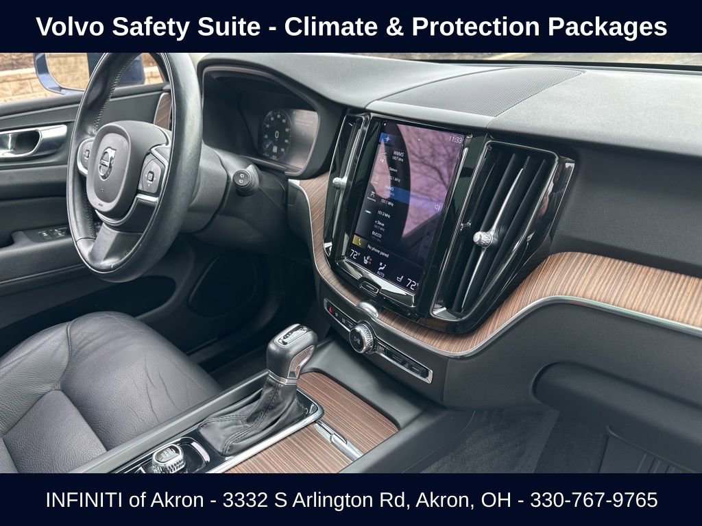 Used 2021 Volvo XC60 T5 Momentum w/ Premium Package image 25