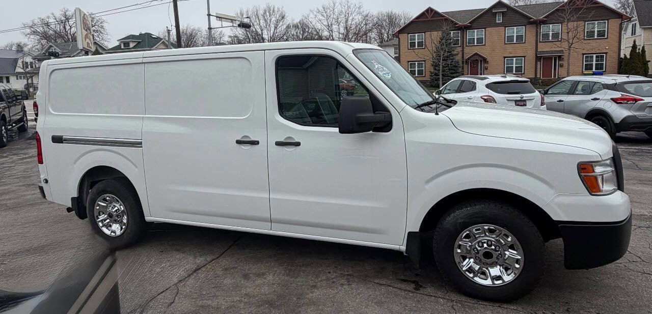 Used 2018 Nissan NV 2500 SV RWD image 10