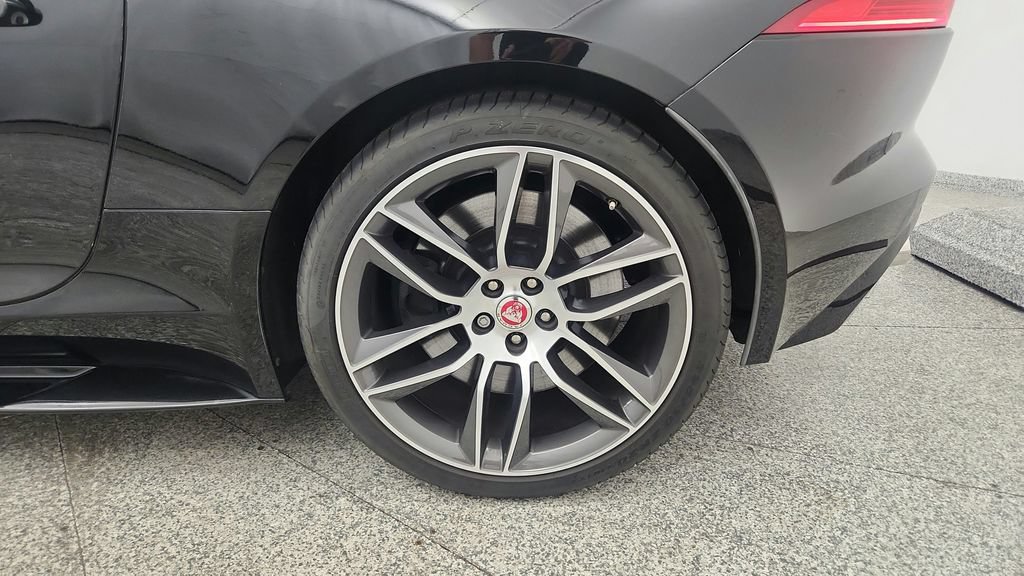 Used 2017 Jaguar F-TYPE R AWD/4WD image 16