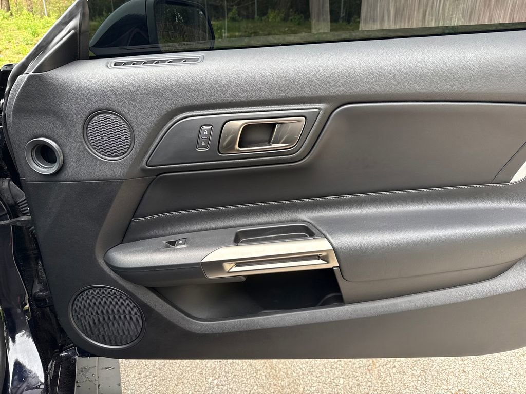 Used 2021 Ford Mustang Shelby GT500 w/ Technology Package RWD image 27