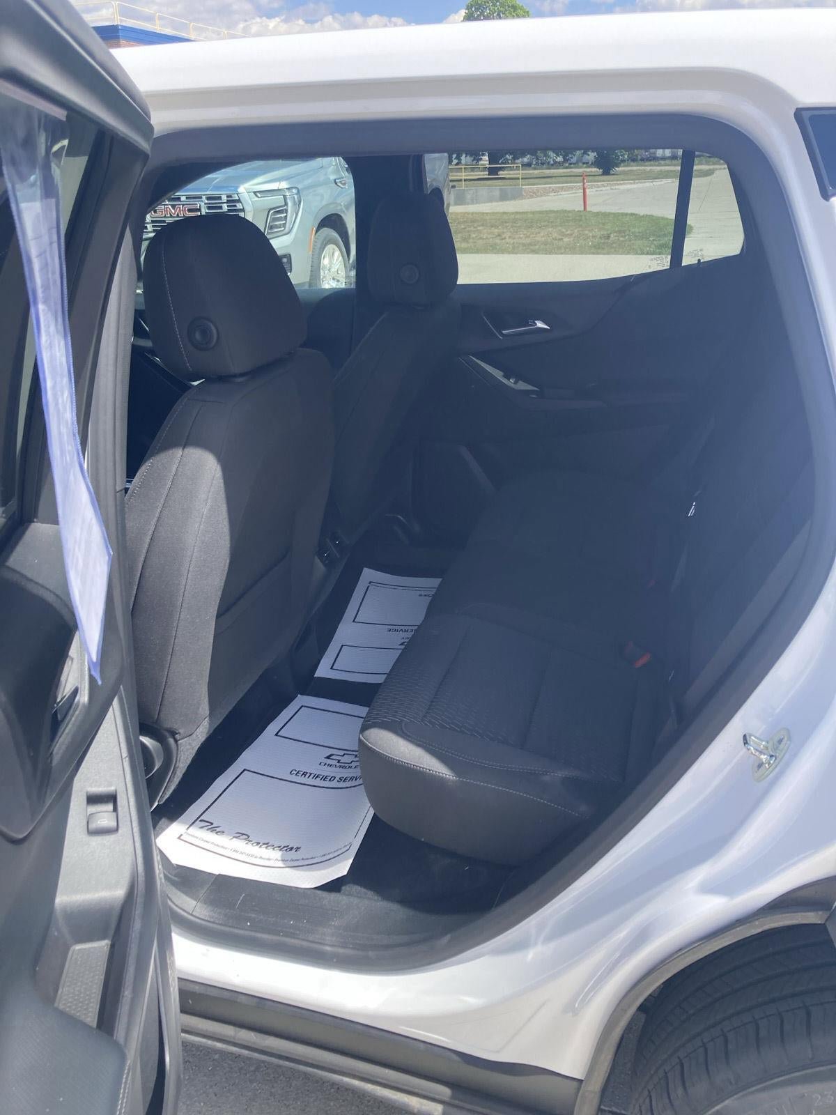 Used 2025 Chevrolet Equinox LT AWD/4WD image 24