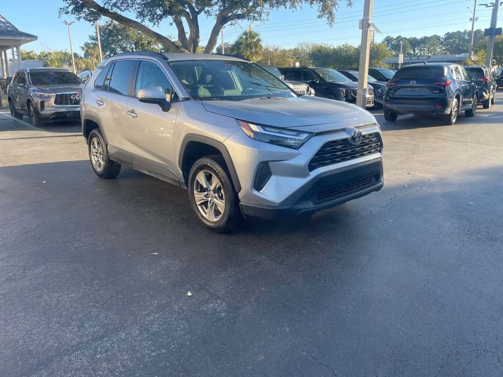 Used 2025 Toyota RAV4 XLE AWD/4WD image 8