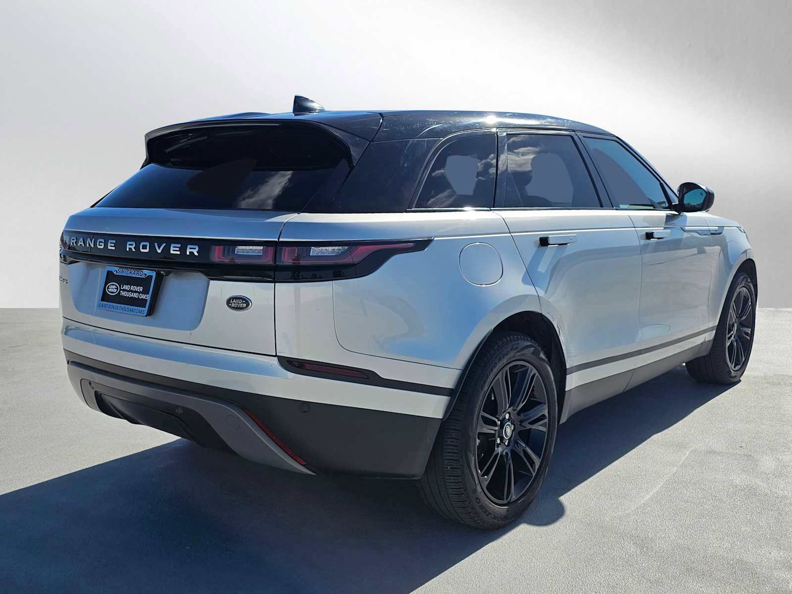 Used 2022 Land Rover Range Rover Velar S image 5