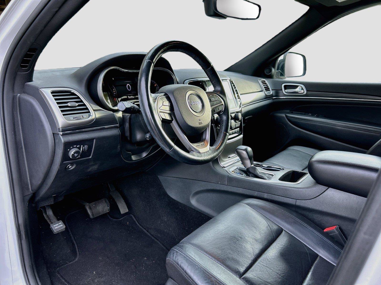 Used 2020 Jeep Grand Cherokee Limited w/ Luxury Group II RWD image 26