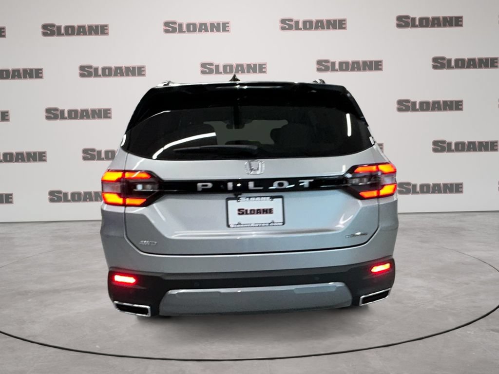 New 2026 Honda Pilot Touring image 4