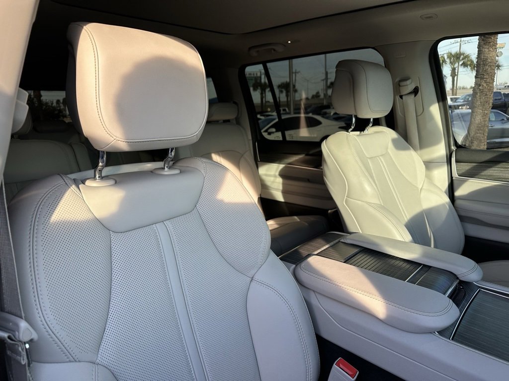 Used 2024 Jeep Wagoneer Series III w/ Premium Group I image 26