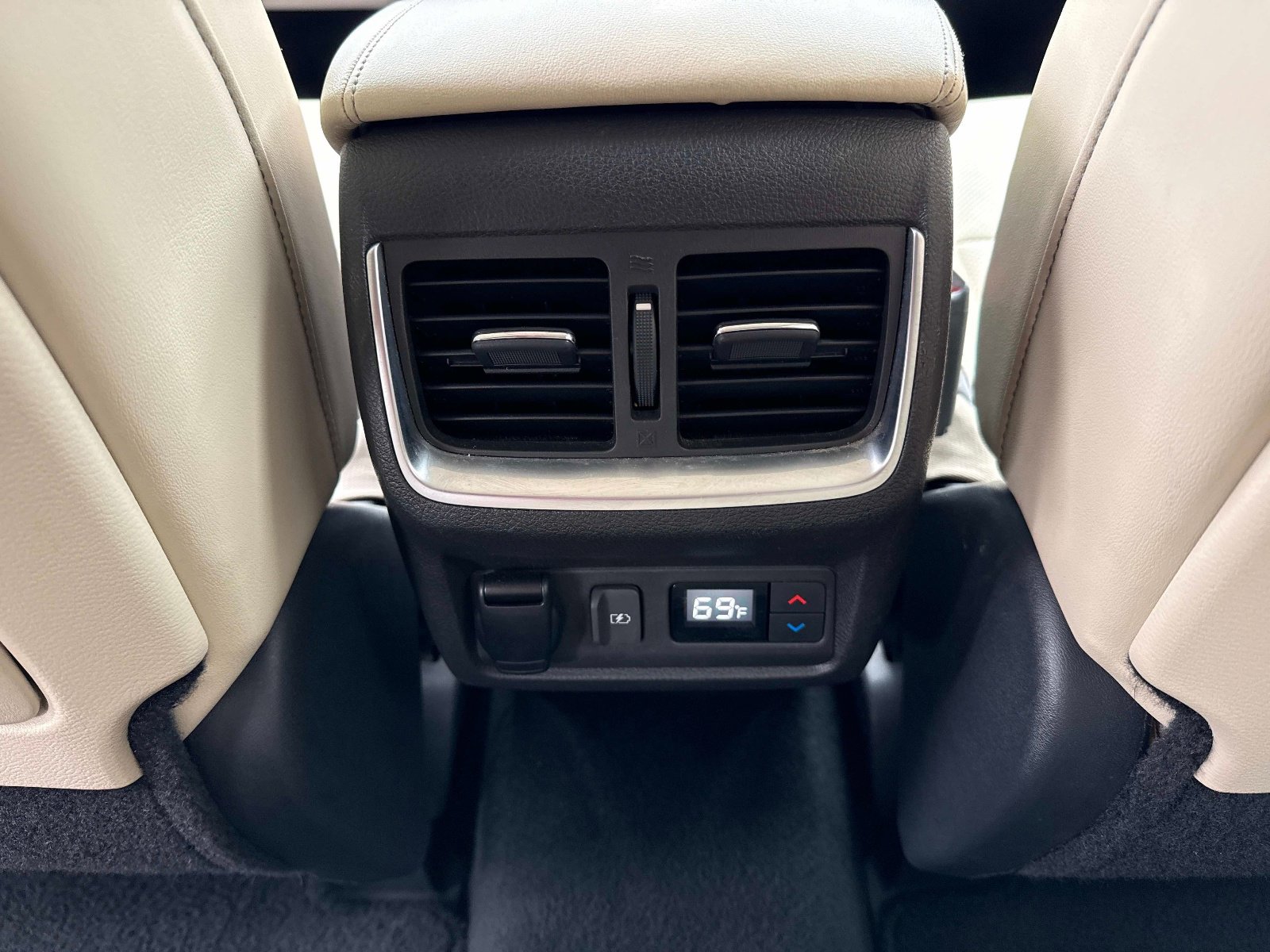 Used 2019 INFINITI QX50 Essential w/ Premium Heat Package image 18