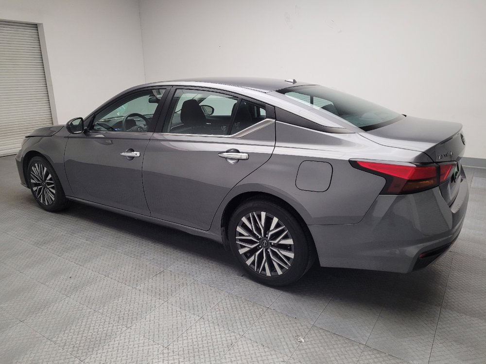 Used 2024 Nissan Altima 2.5 SV image 3