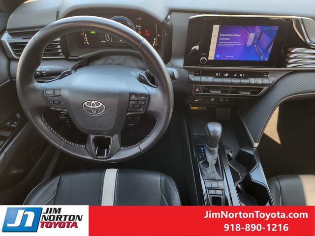 Used 2025 Toyota Camry SE image 28