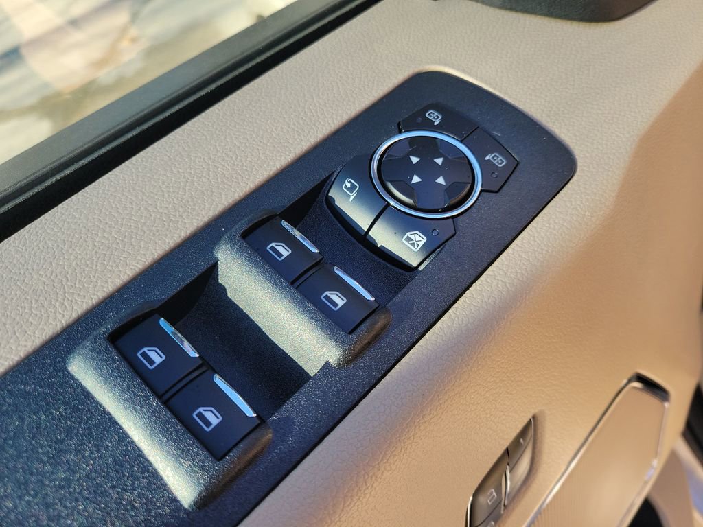 Used 2017 Ford F150 Lariat image 13