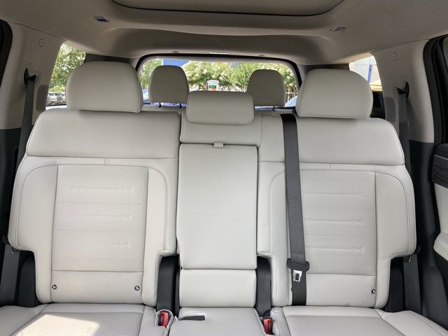 Used 2024 Hyundai Santa Fe Limited image 48