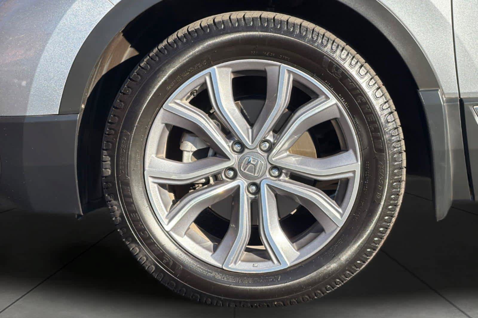 Used 2020 Honda CR-V Touring image 11