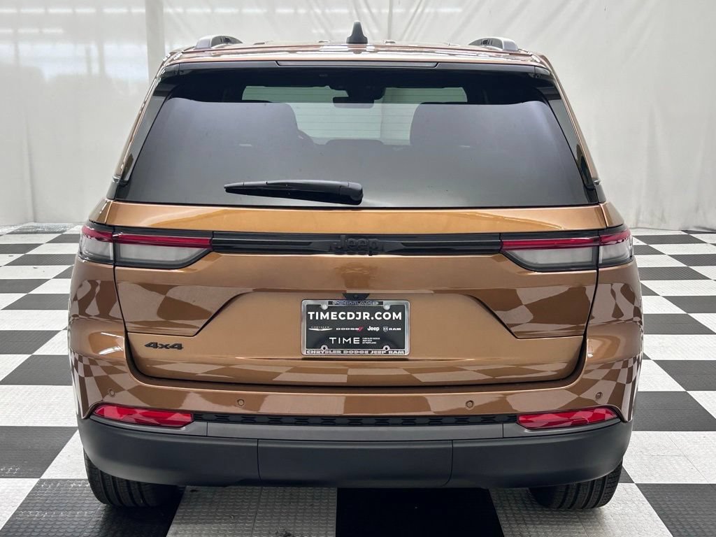 New 2026 Jeep Grand Cherokee Limited w/ Limited Altitude Package AWD/4WD image 6