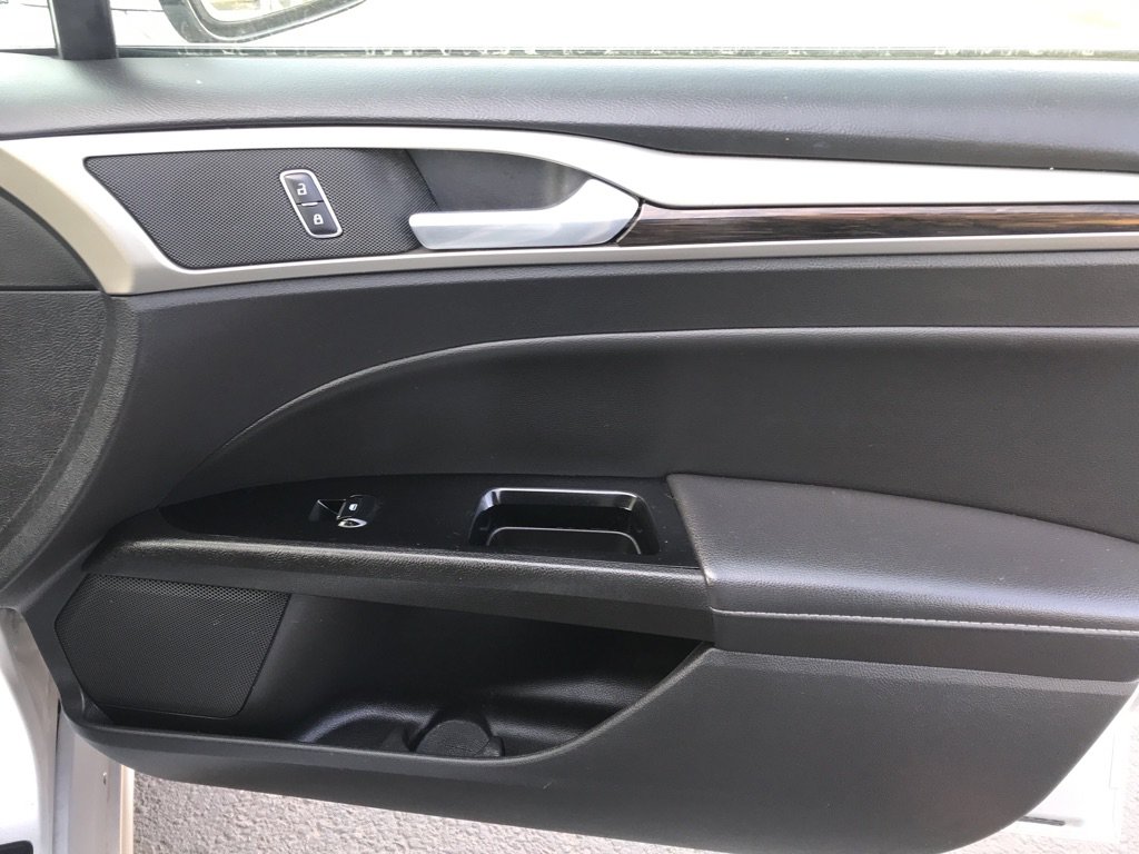 Used 2016 Ford Fusion SE w/ Equipment Group 202A FWD image 24