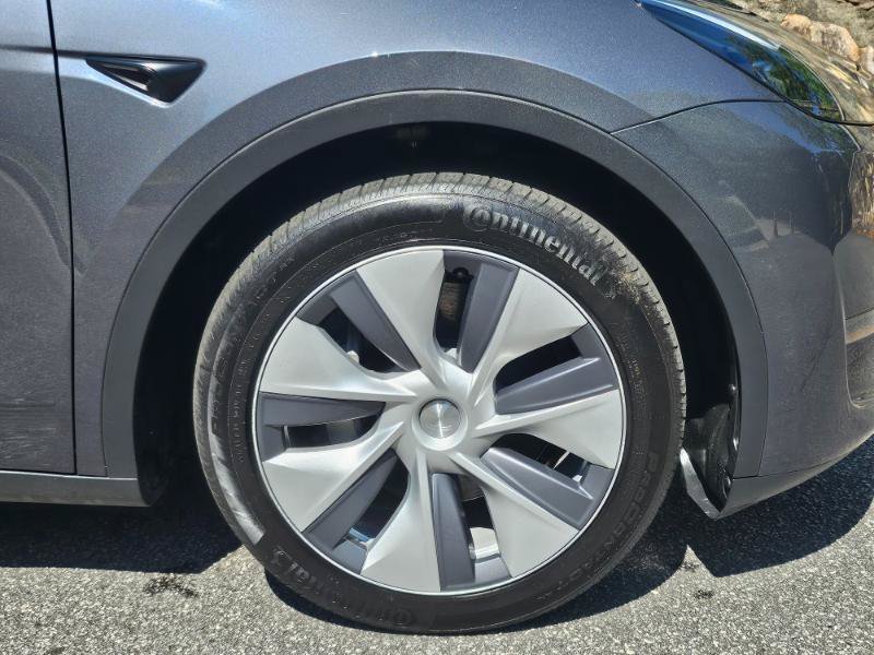 Used 2023 Tesla Model Y Long Range AWD/4WD image 17