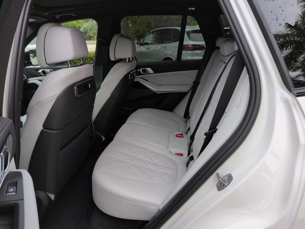 New 2026 BMW X5 xDrive50e w/ M Sport Package AWD/4WD image 14