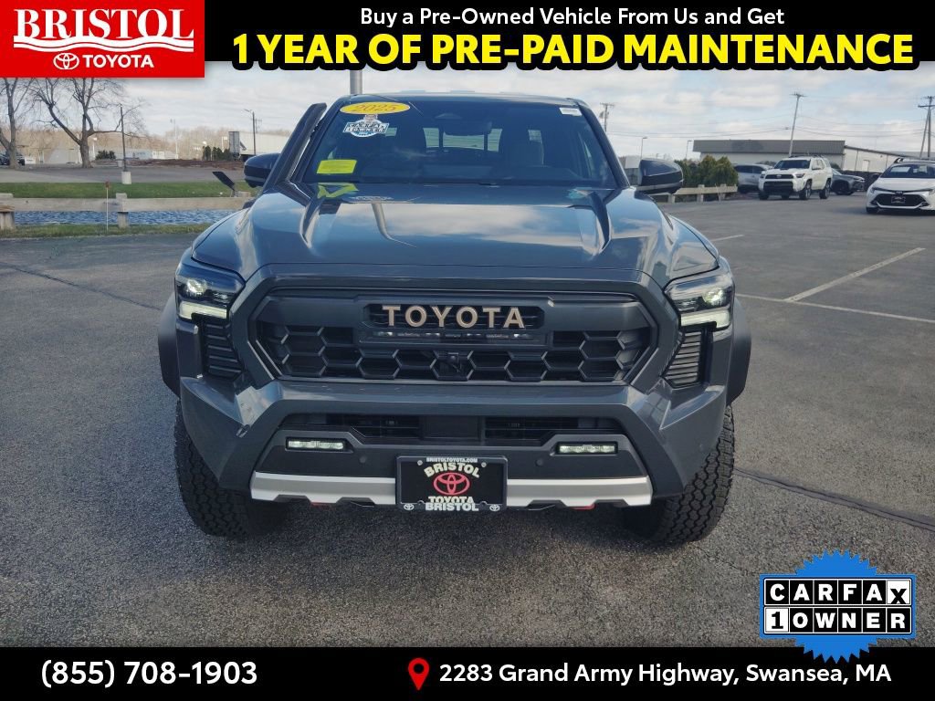 Used 2025 Toyota Tacoma Trailhunter AWD/4WD image 2