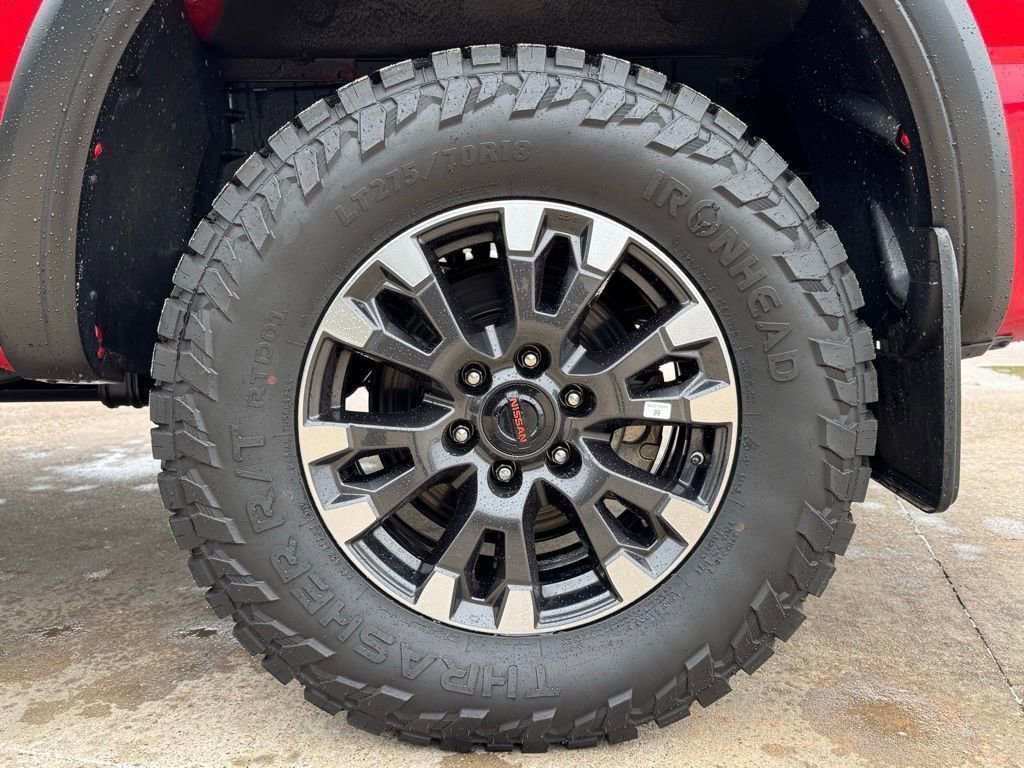 Used 2021 Nissan Titan PRO-4X w/ Pro-4x Convenience Package AWD/4WD image 25