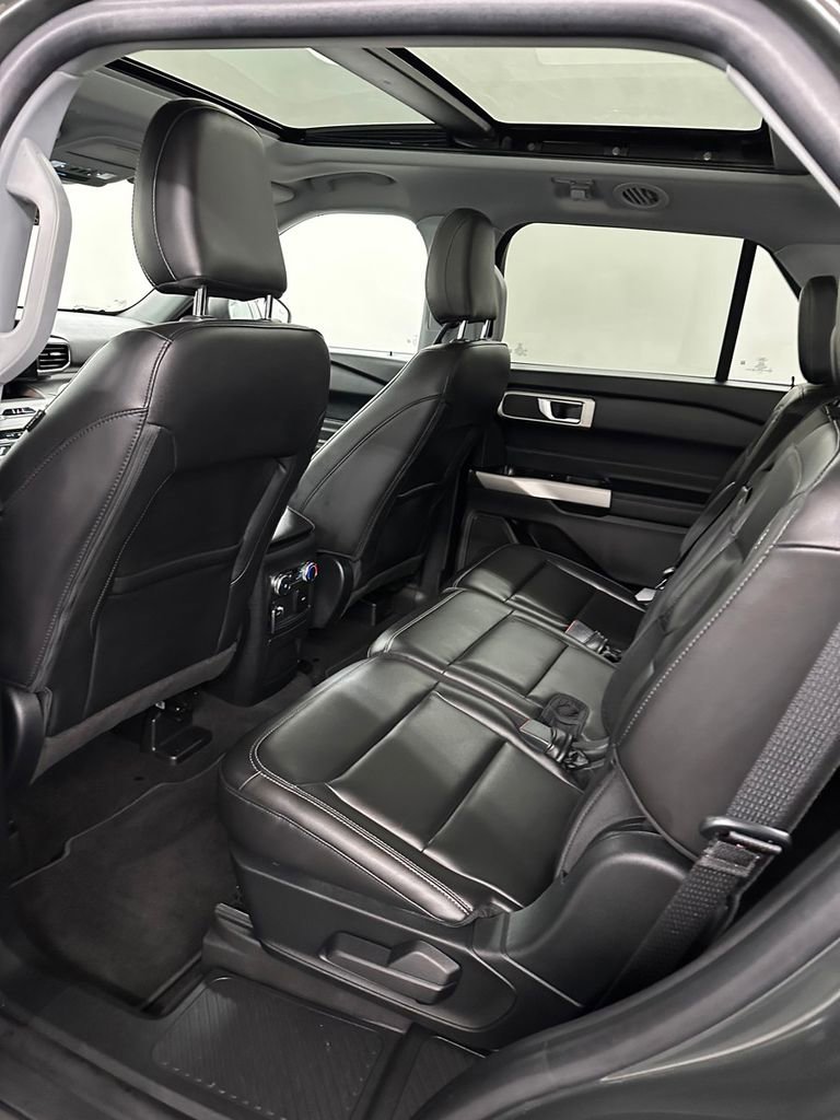 Used 2022 Ford Explorer XLT w/ Equipment Group 202A image 29