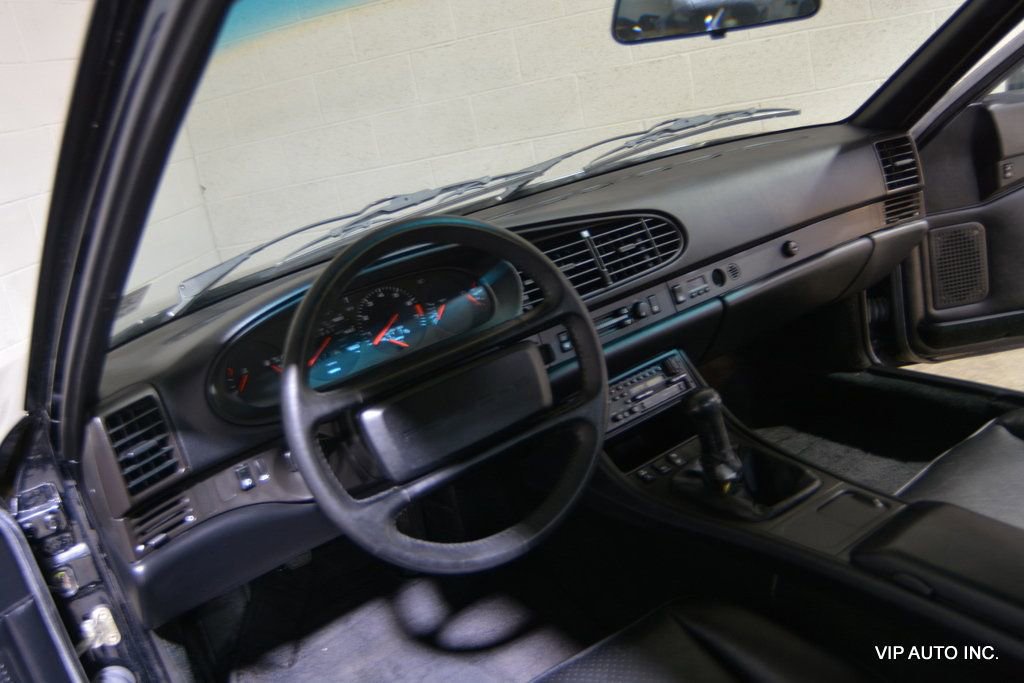 Used 1986 Porsche 944 Coupe image 11