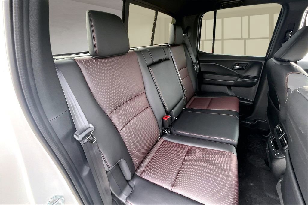New 2026 Honda Ridgeline Black Edition image 10
