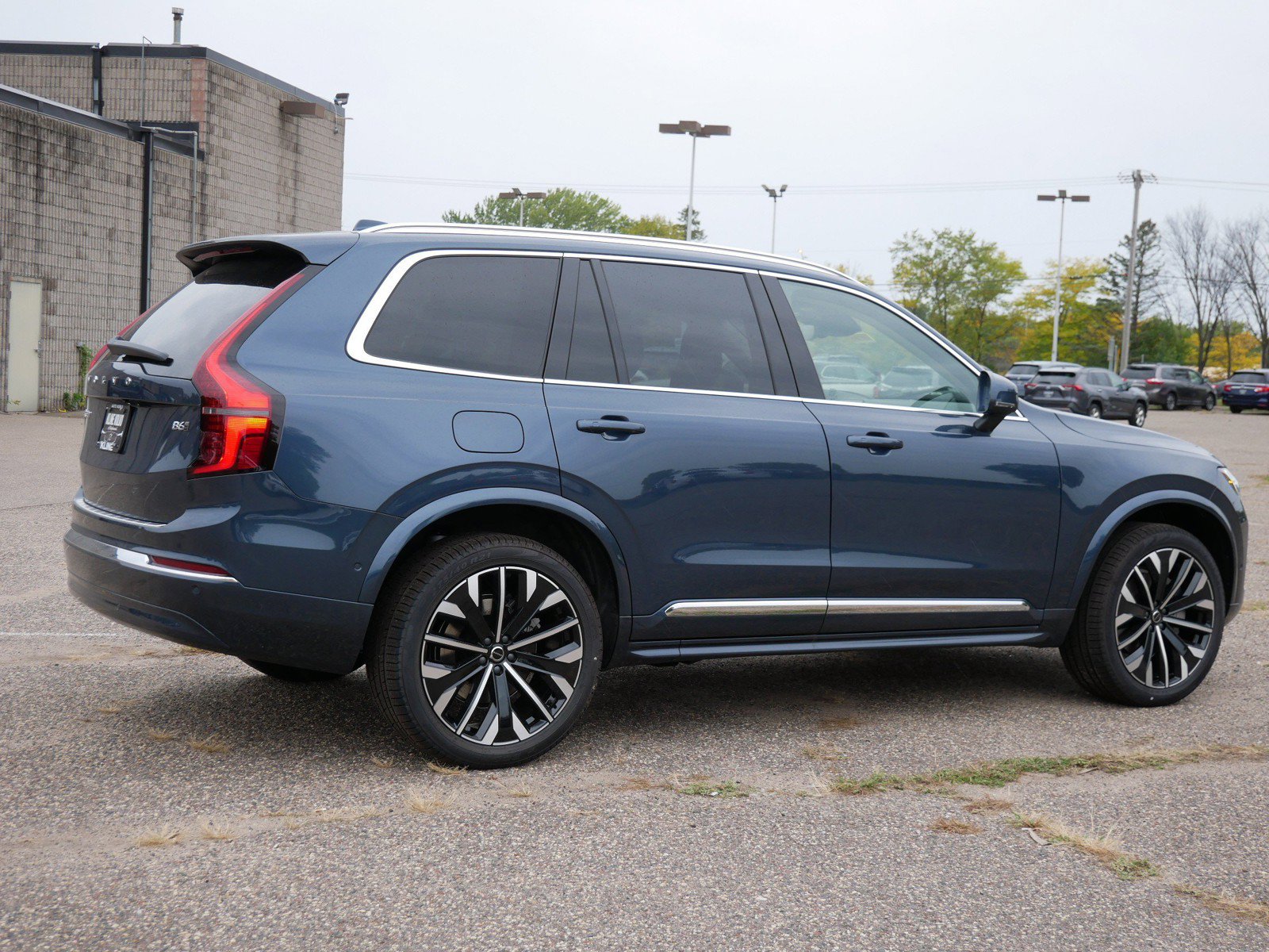 New 2027 Volvo XC90 B6 Ultra AWD/4WD image 3