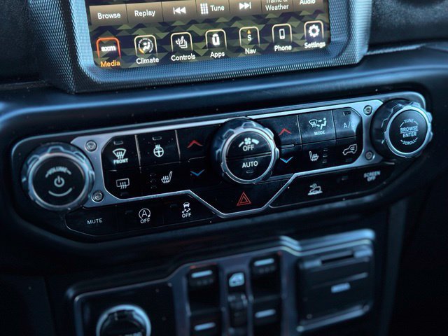 Used 2021 Jeep Gladiator Overland w/ Popular Equipment Package AWD/4WD image 17