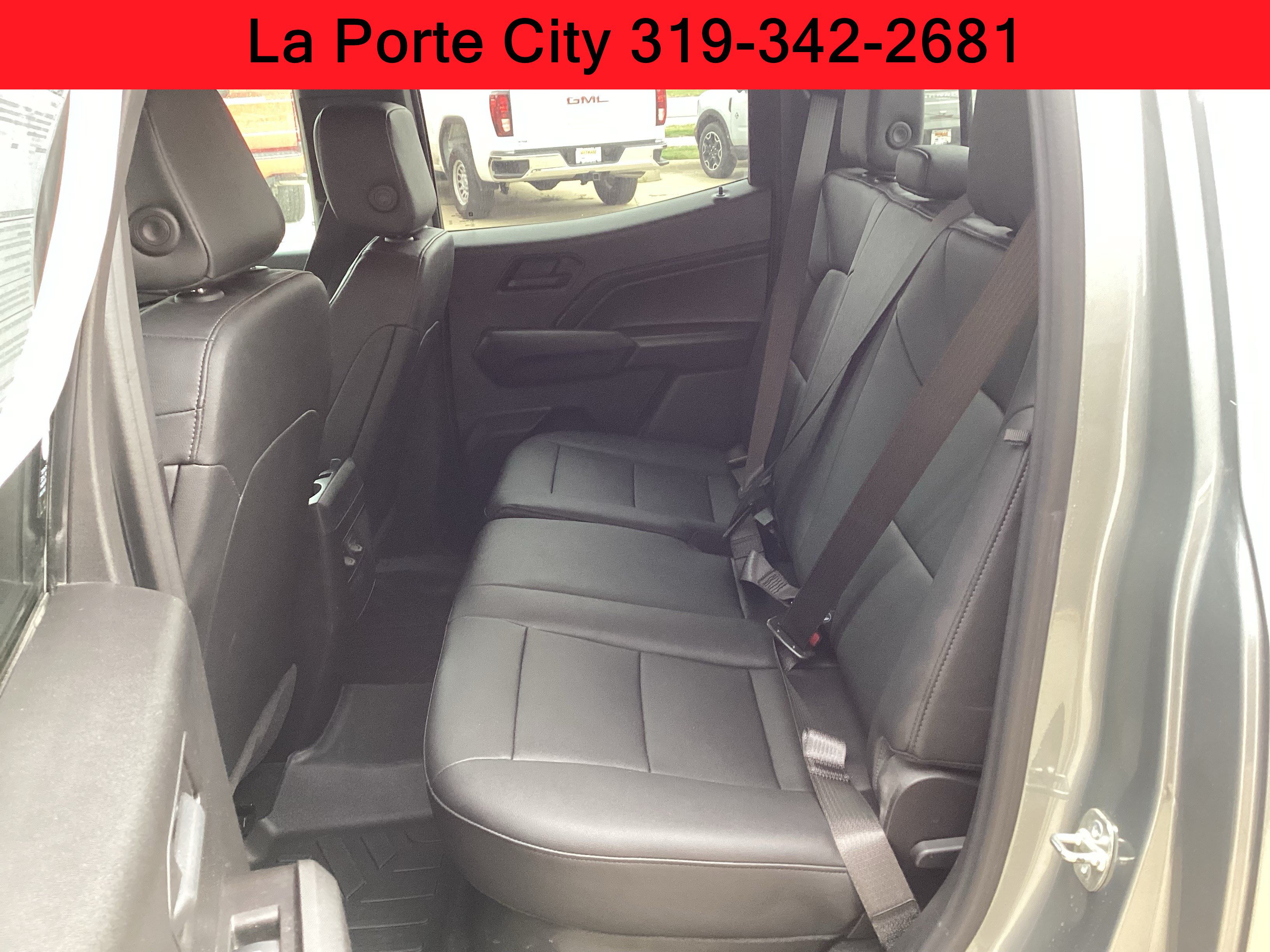 Used 2025 Chevrolet Colorado W/T w/ Advanced Trailering Package AWD/4WD image 9