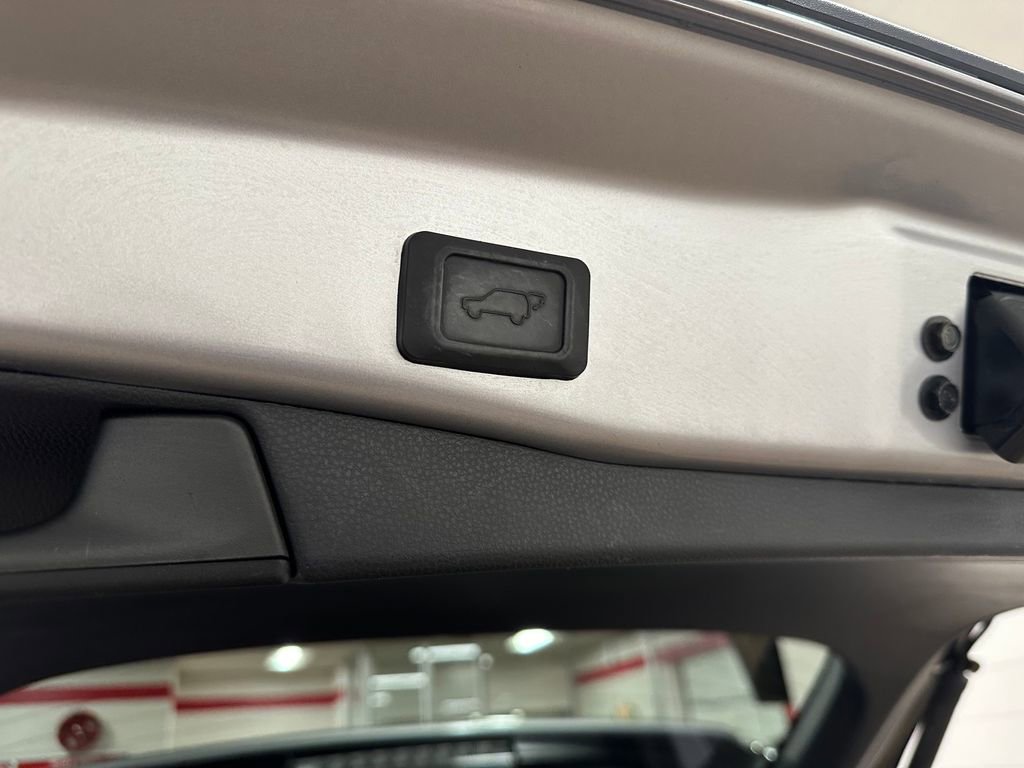 Used 2022 Toyota RAV4 XLE image 41