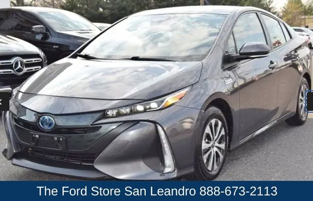Used 2021 Toyota Prius Prime XLE image 3