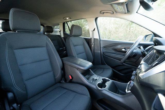 Used 2024 GMC Terrain SLE w/ Driver Convenience Package image 28