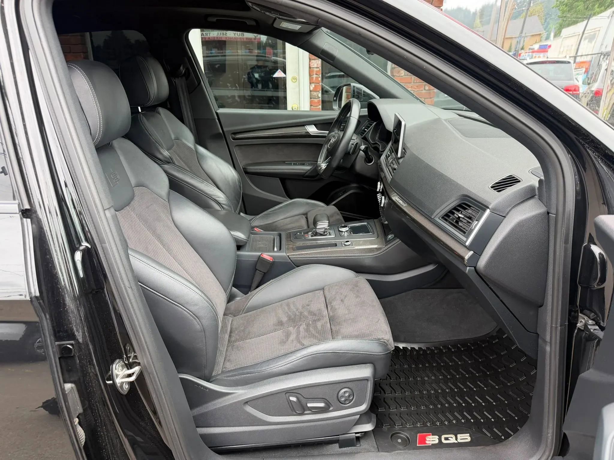 Used 2019 Audi SQ5 Premium Plus w/ Premium Plus Package AWD/4WD image 9