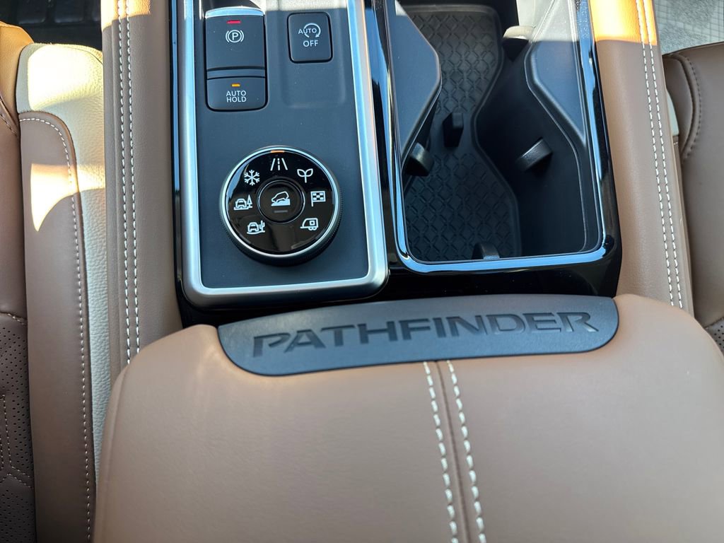 New 2026 Nissan Pathfinder Platinum image 40