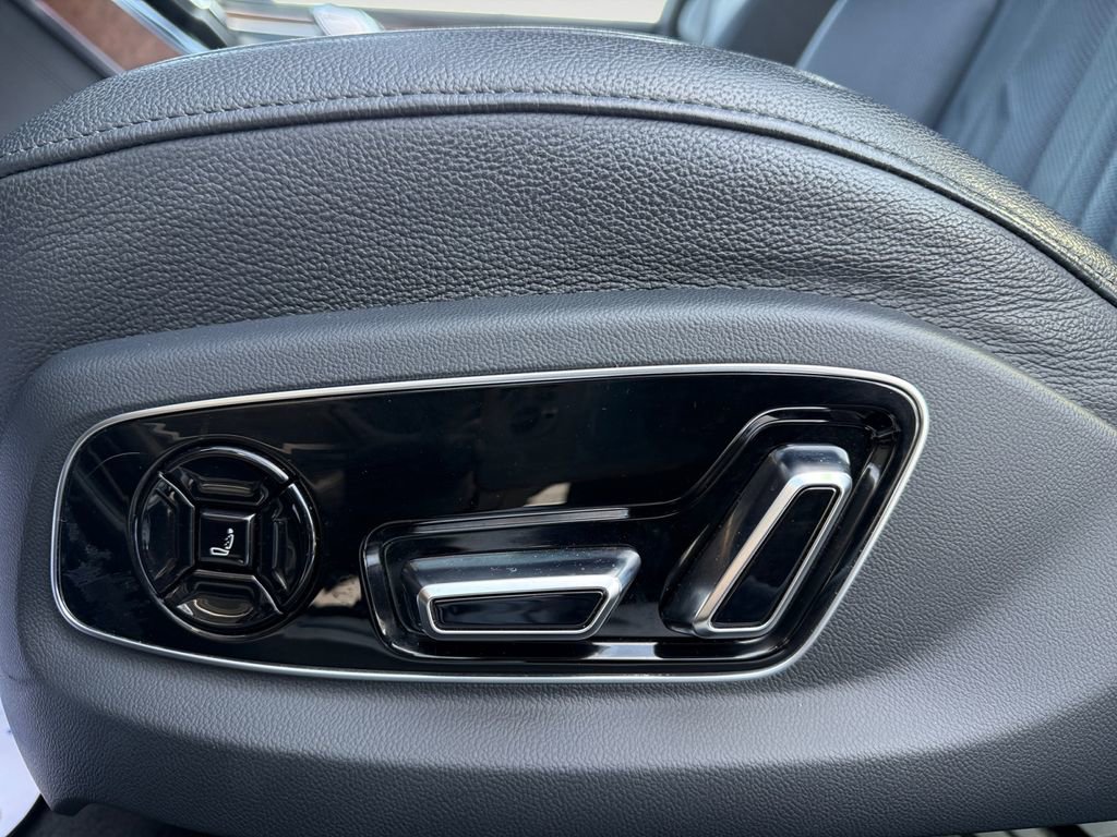 Used 2021 Audi A8 L 3.0T w/ Executive Plus Package image 16