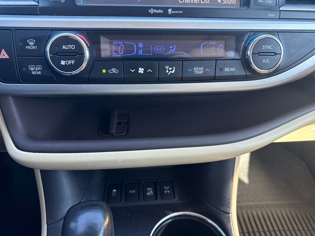 Used 2015 Toyota Highlander Limited image 28