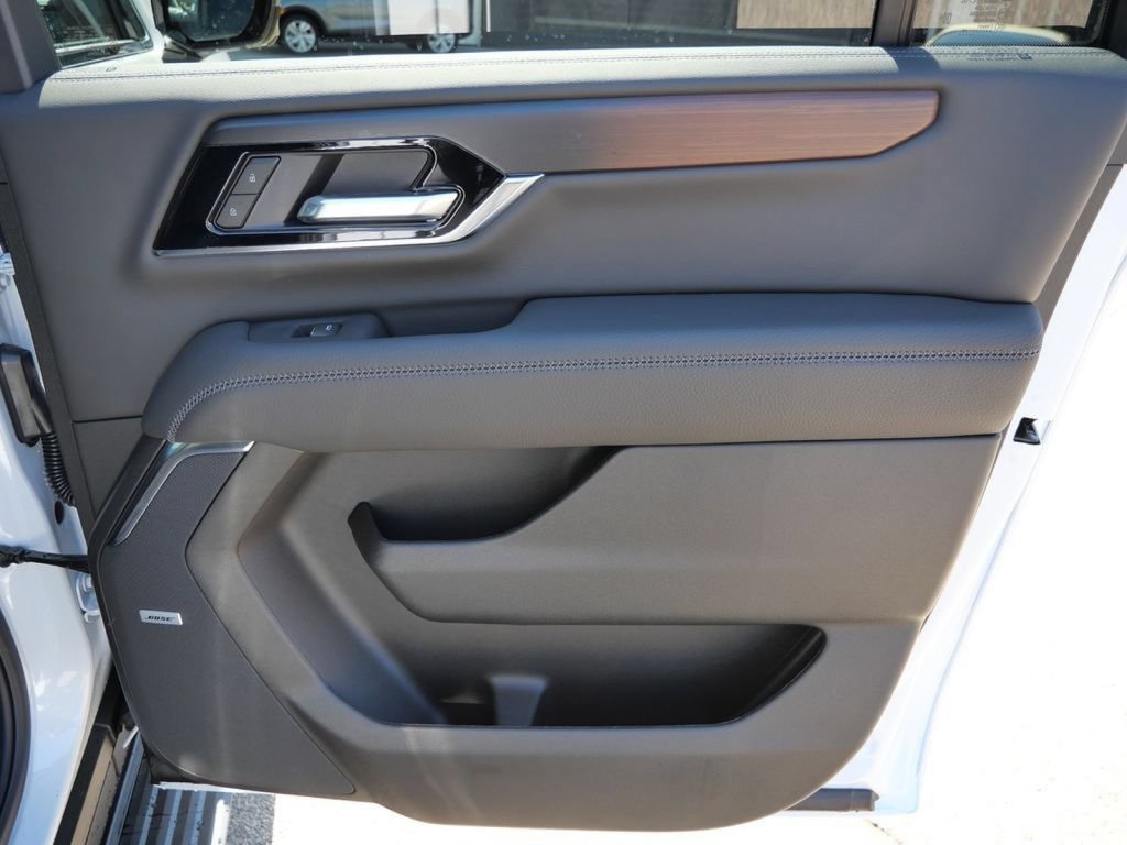 New 2026 GMC Yukon XL Denali w/ Denali Reserve Package AWD/4WD image 32