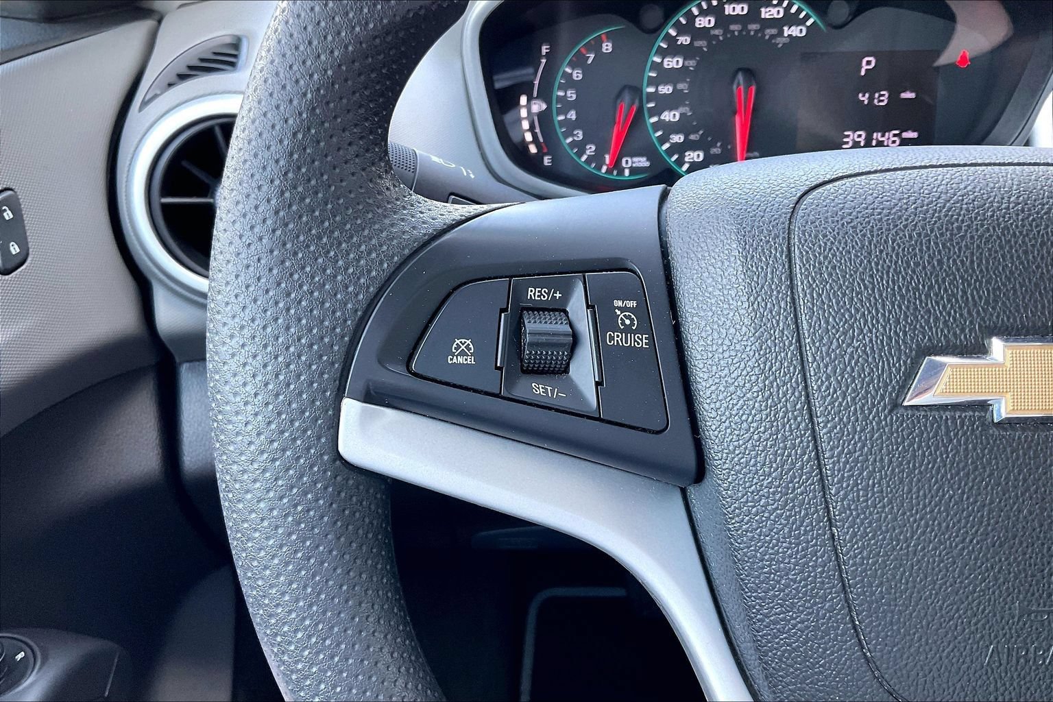 Used 2018 Chevrolet Sonic LT FWD image 10