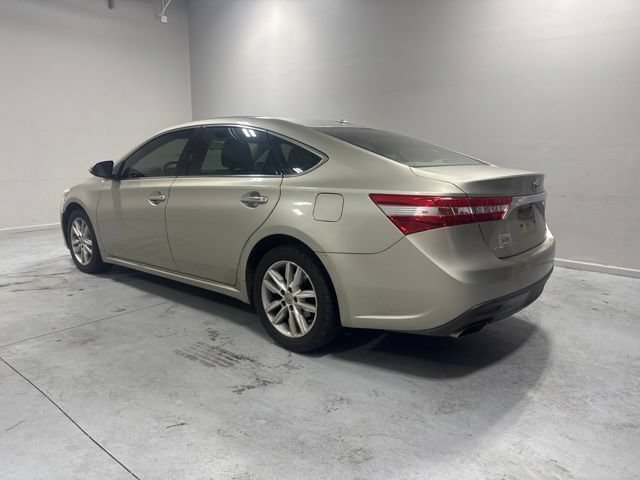 Used 2015 Toyota Avalon XLE FWD image 8