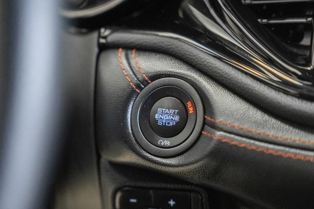 Used 2025 Dodge Durango GT image 34