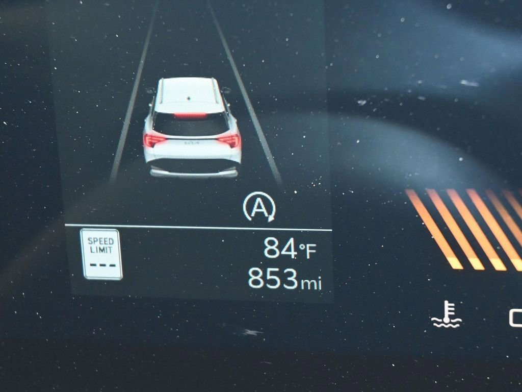 Used 2026 Kia Sportage EX w/ EX Panorama Roof Package image 46