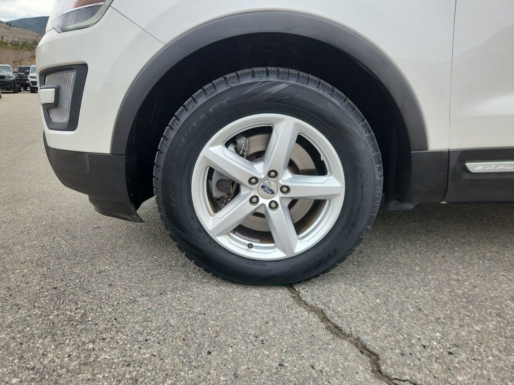 Used 2017 Ford Explorer XLT w/ Equipment Group 202A image 27