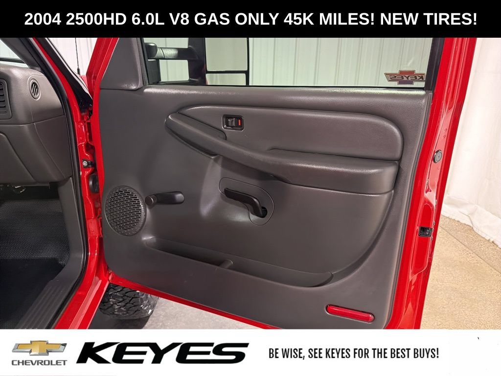 Used 2004 Chevrolet Silverado 2500 W/T w/ Snow Plow Prep Package AWD/4WD image 17